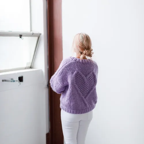 Knitted cardi with heart